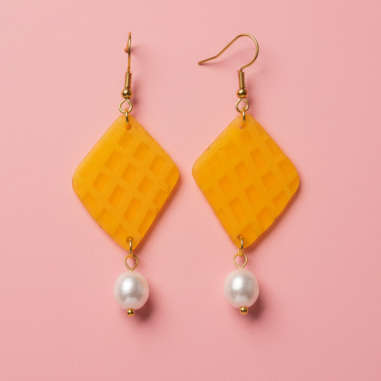 PEARL DROP EARRINGS - SMALL - GOLD